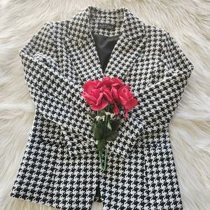 Bagatelle Collection Houndstooth Fitted Blazer
